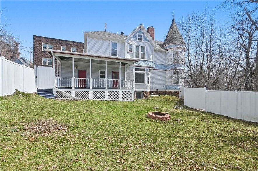 More Photos Of 1727 E Superior St, Duluth Multifamily For Sale