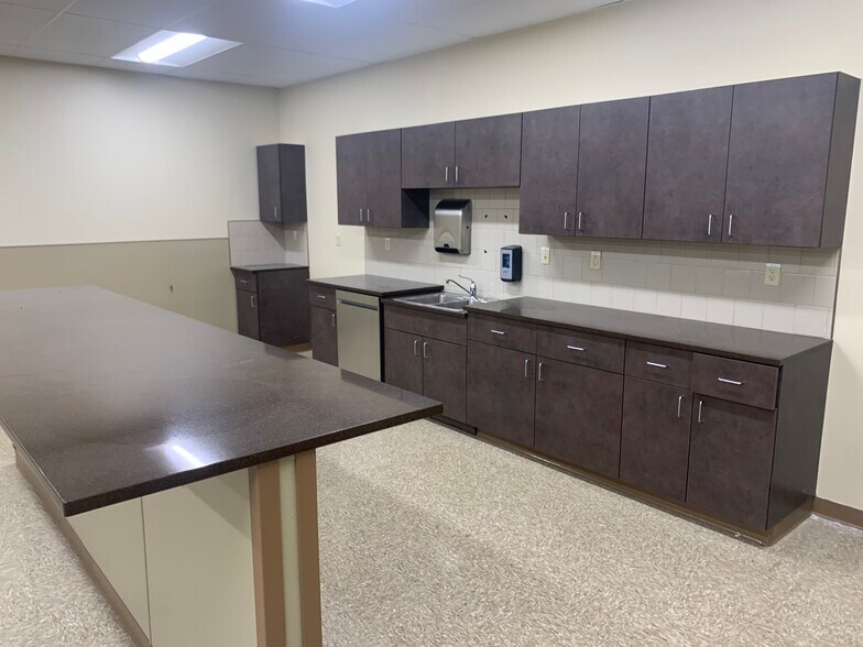 More Photos Of 694-760 Crescent St, Brockton Storefront For Lease