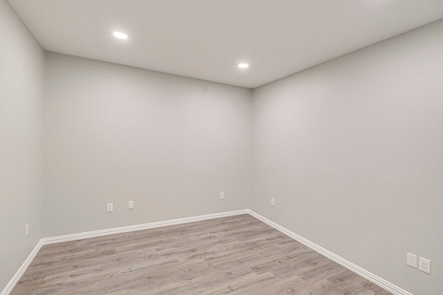 More Photos Of 5268/5450 N FM 866, Odessa Warehouse For Sale