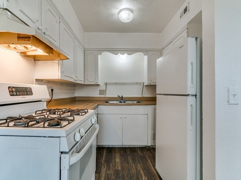 More Photos Of 1731 NW 32nd St, Oklahoma City Apartments For Sale