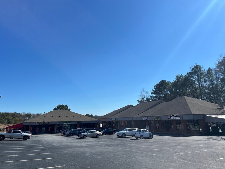 Primary Photo Of 605 Indian Trail Lilburn Rd, Lilburn Unknown For Lease