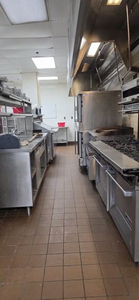 More Photos Of 640 Fountain Rd, Plymouth Meeting Hotel For Lease