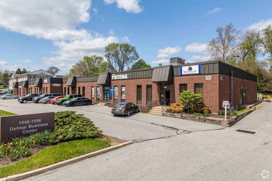 More Photos Of 1546-1556 Delmar Dr, Folcroft Showroom For Lease
