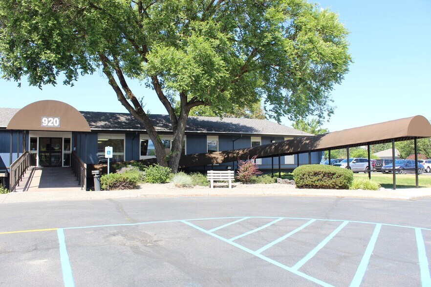Primary Photo Of 920 W Ironwood Dr, Coeur d'Alene Medical For Lease