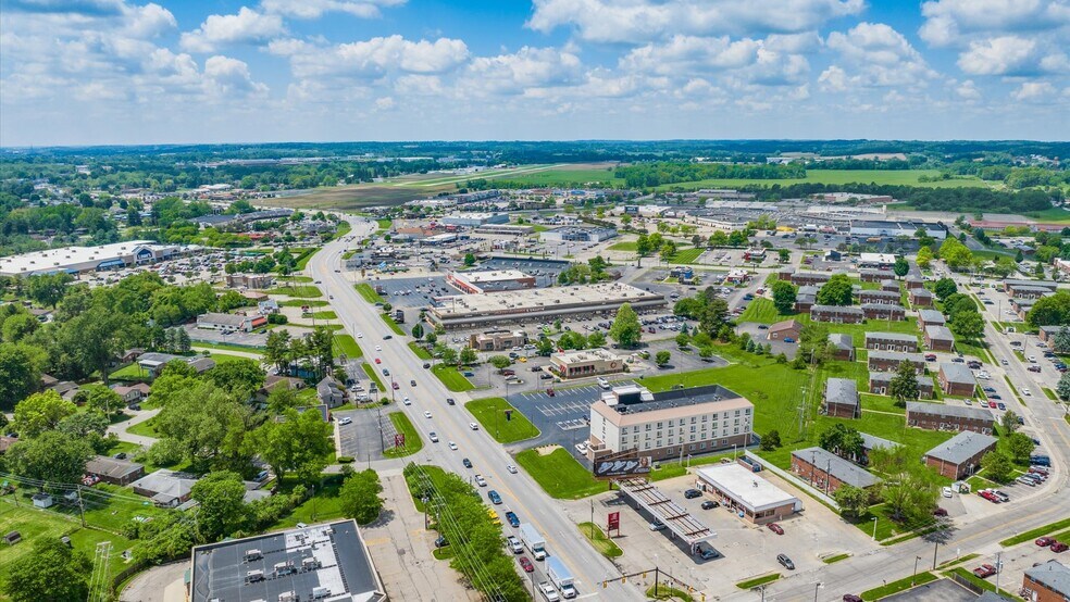 More Photos Of 789 Hebron Rd, Heath Storefront For Sale