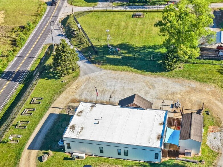 More Photos Of 310 Terrell Rd, Franklin Office For Sale