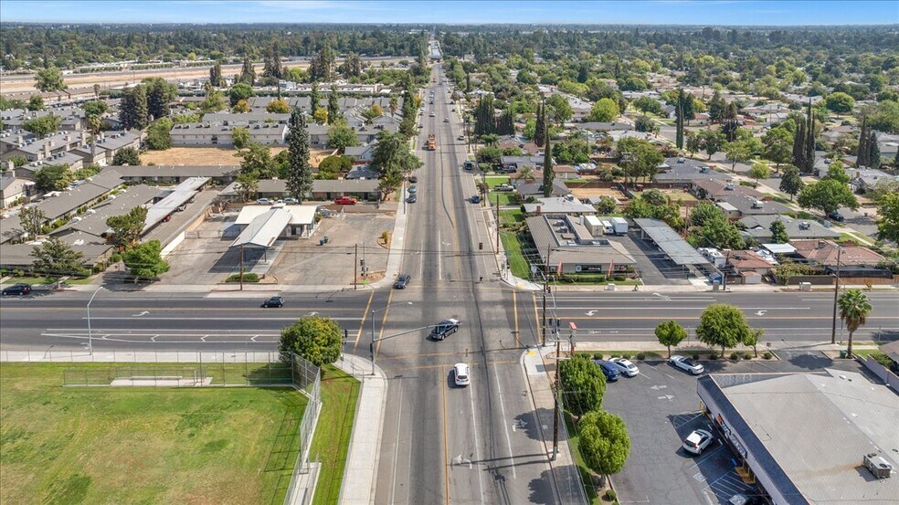 More Photos Of 445 W Dakota Ave, Fresno Office Residential For Sale