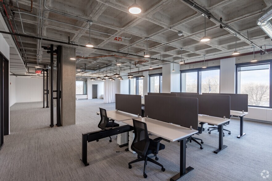 More Photos Of 6300 N River Rd, Rosemont Office For Lease