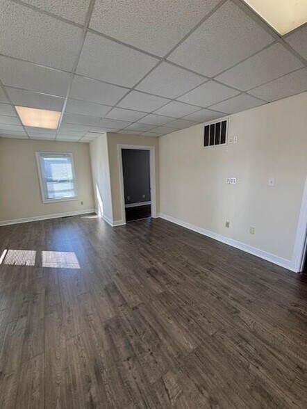 More Photos Of 1249 Mall Dr, North Chesterfield Medical For Lease