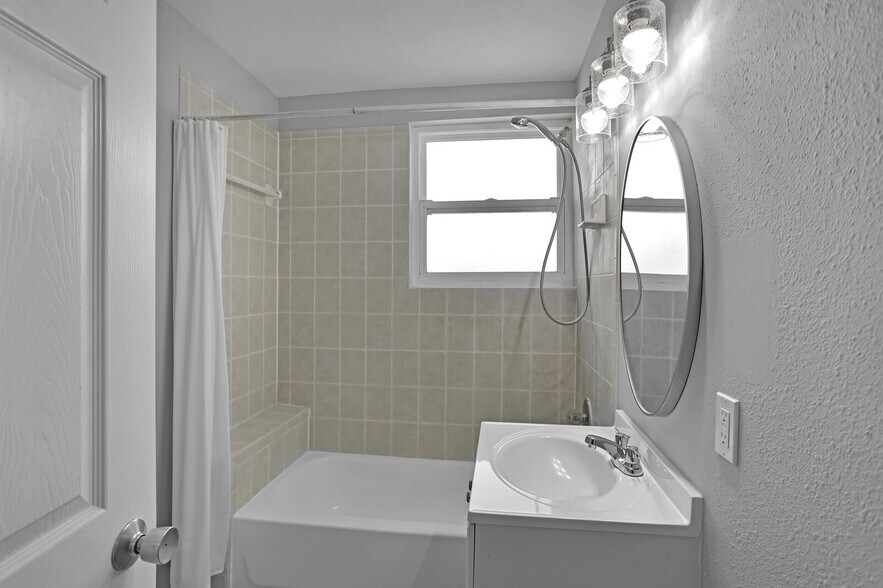 More Photos Of 1813 Seminole Rd, Atlantic Beach Multifamily For Sale