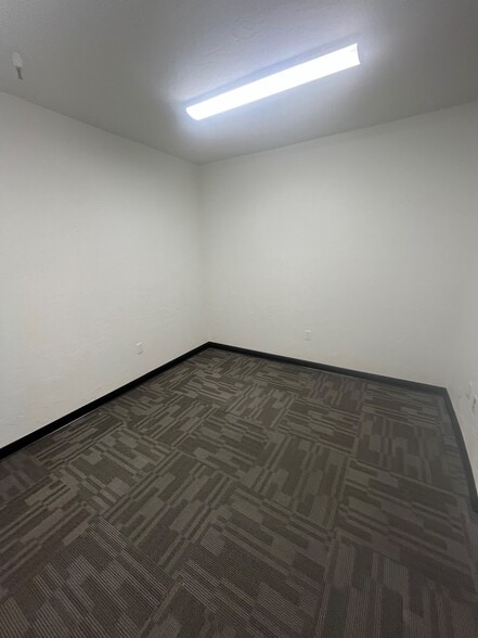 More Photos Of 3201 S Berry Rd, Norman Office Residential For Lease