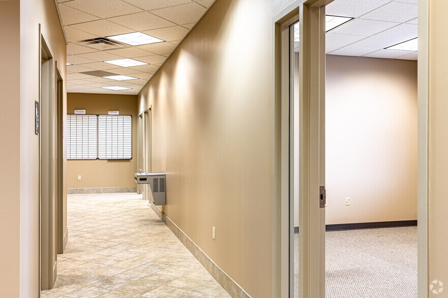 More Photos Of 831 NE Woods Chapel Rd, Lee's Summit Office For Lease