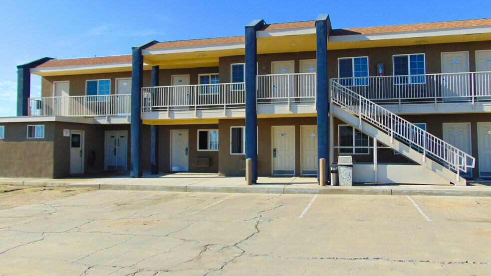 More Photos Of 2111 Whitley Ave, Corcoran Hotel For Sale