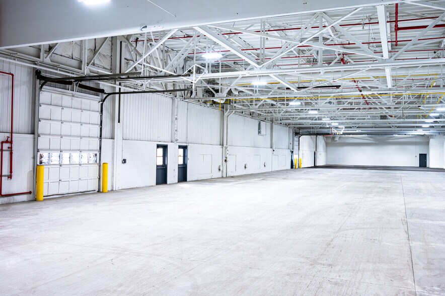 More Photos Of 3300 N 124th St, Milwaukee Manufacturing For Lease
