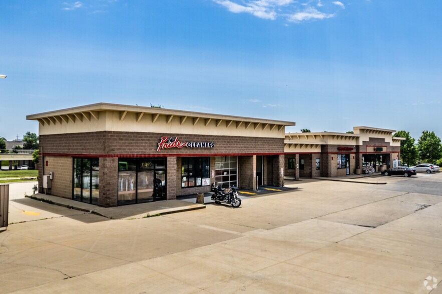 Primary Photo Of 11340 W 135th St, Overland Park Freestanding For Lease