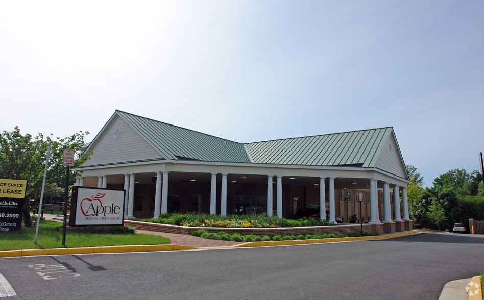 Primary Photo Of 9701 Main St, Fairfax Office For Lease