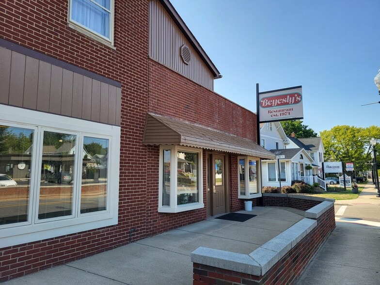 More Photos Of 531-533 N Main St, Canton Storefront Retail Residential For Sale