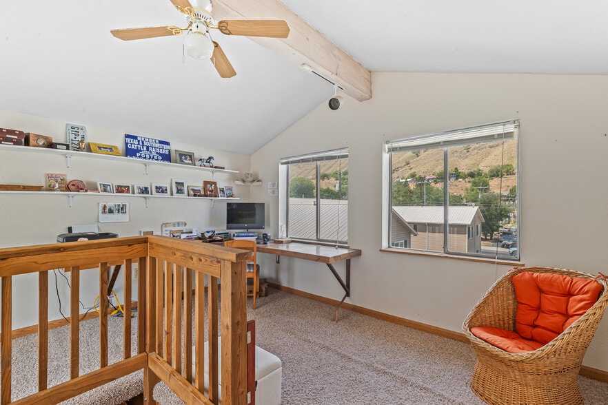 More Photos Of 302 Berger St, Riggins Apartments For Sale