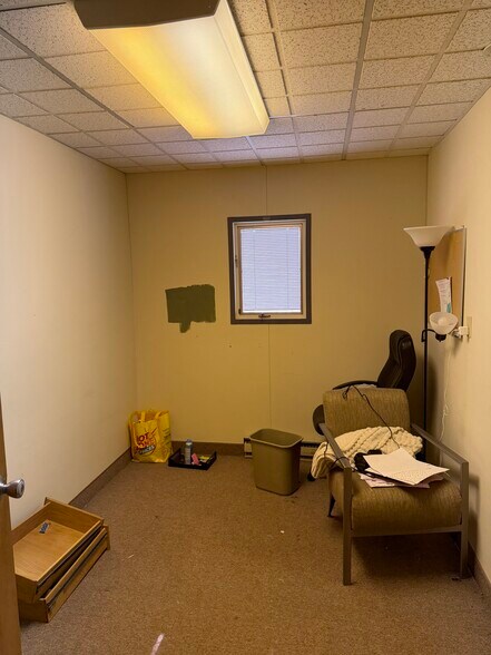 More Photos Of 104 Woodward Hill Rd, Edwardsville Office For Sale