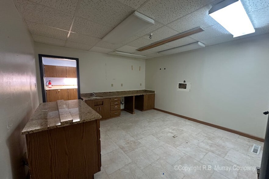 More Photos Of 1614 N Benton Ave, Springfield Office For Sale