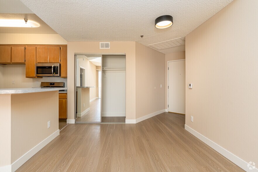 More Photos Of 10621 Valley Spring Ln, North Hollywood Apartments For Sale