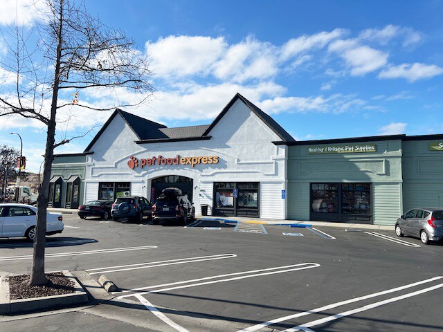 More Photos Of 1001-1111 El Camino Real, Redwood City Unknown For Lease