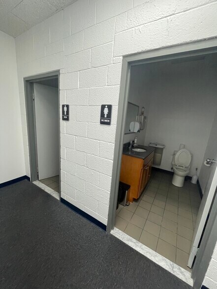 More Photos Of 2342 N Penn Rd, Hatfield Manufacturing For Lease