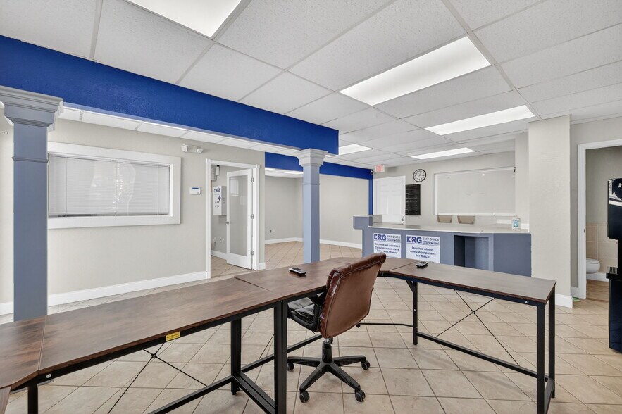 More Photos Of 1033 Hooks St, Clermont Warehouse For Sale