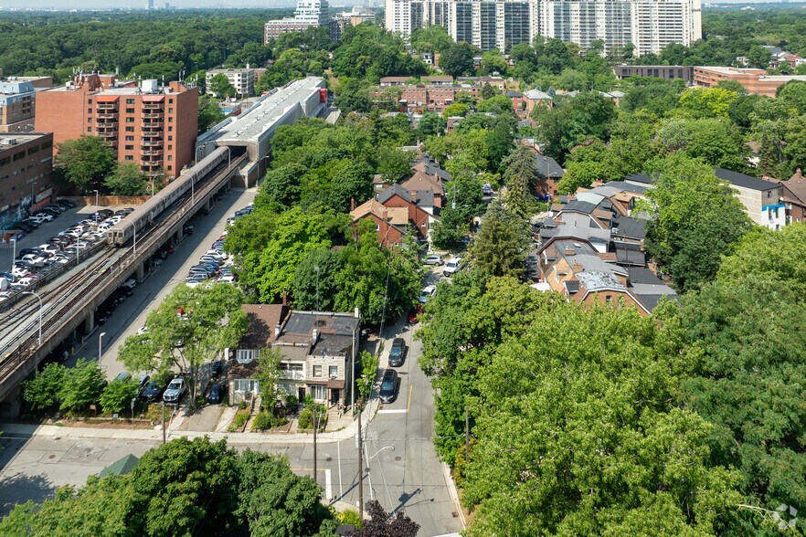 More Photos Of 24 Indian Road Cres, Toronto Apartments For Sale