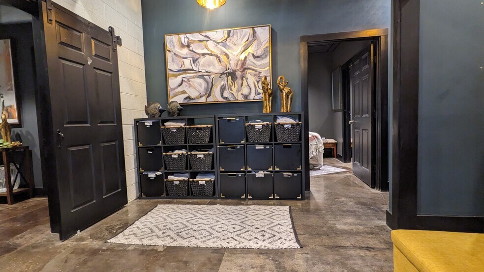More Photos Of 1815 Eggert Rd, Buffalo Storefront For Sale