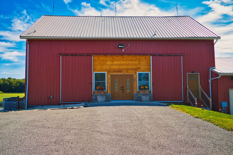 More Photos Of 5984 W South Range Rd, Salem Service For Sale