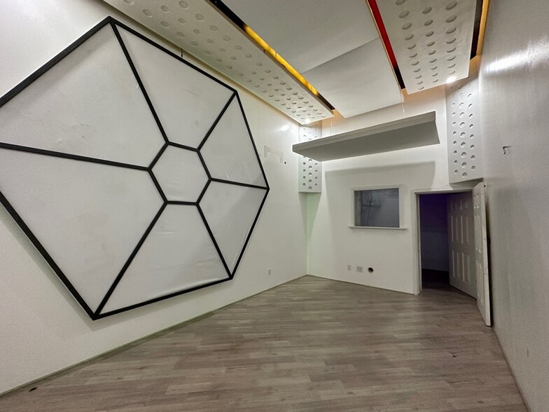 More Photos Of 2727-2731 S Jefferson Ave, Saint Louis Warehouse For Lease