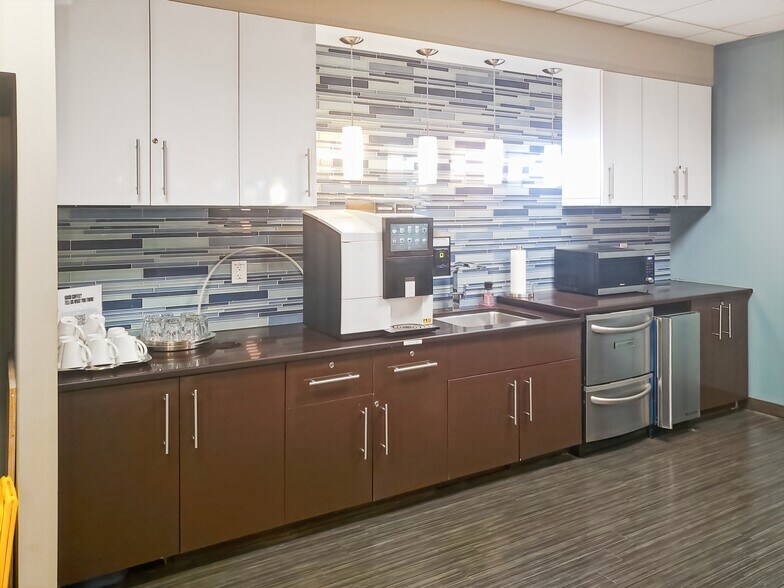 More Photos Of 8875 Hidden River Pkwy, Tampa Coworking Space