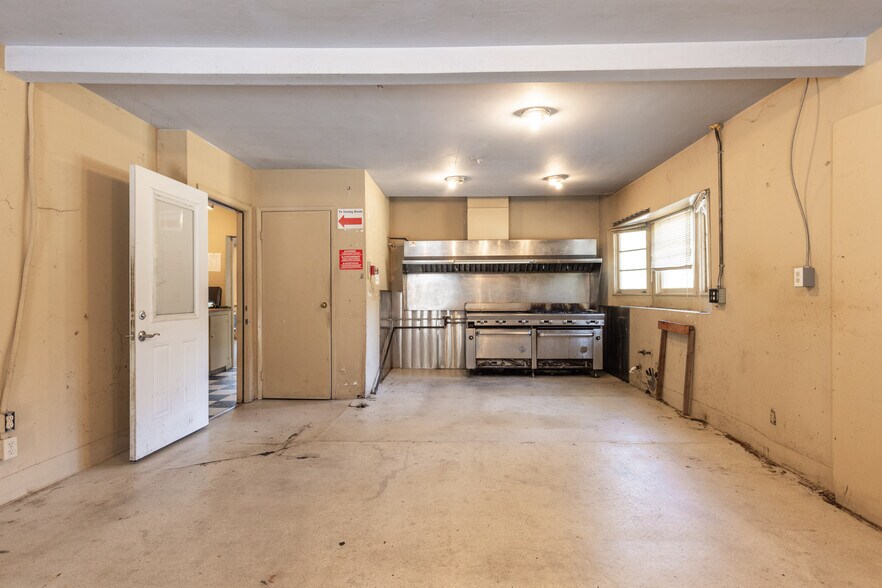 More Photos Of 69 W Carmel Valley Rd, Carmel Valley Freestanding For Sale