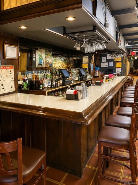 More Photos Of 7903 Roosevelt Ave, Jackson Heights General Retail For Sale
