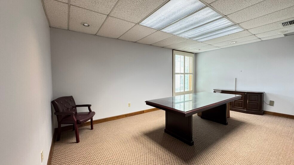 More Photos Of 211 N Magnolia Ave, Orlando Office For Lease