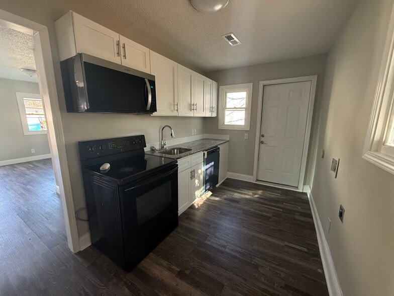 More Photos Of 2479 Julia Ave, Charlotte Apartments For Sale