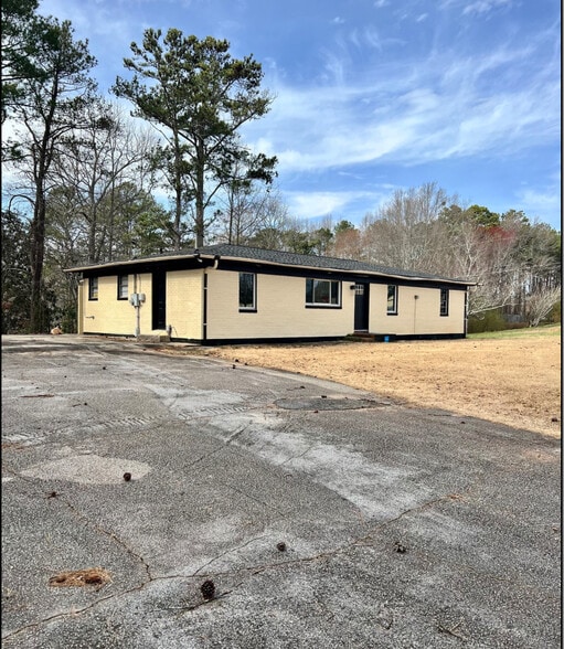 Primary Photo Of 4918 Stewarts Mill Rd, Douglasville Office Residential For Sale