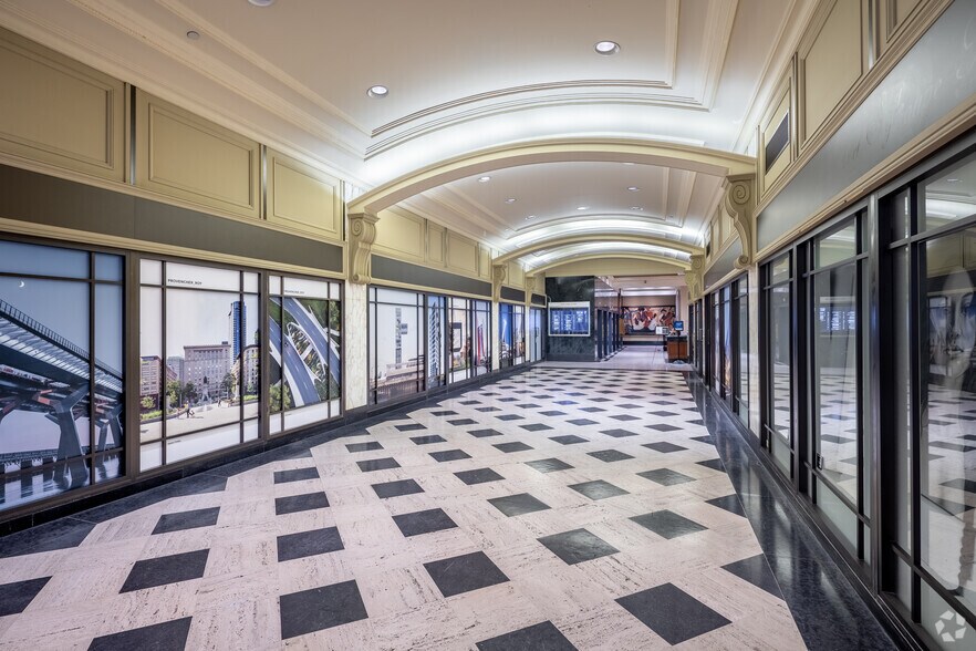 More Photos Of 276-288 Rue Saint-Jacques, Montréal Office For Lease