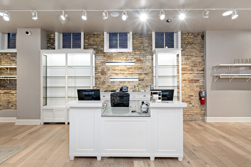 More Photos Of 2012 N Halsted St, Chicago Storefront Retail Office For Lease