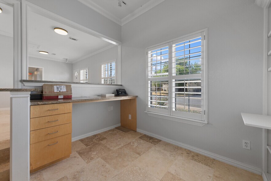 More Photos Of 103 Thousand Oaks Blvd, Georgetown Medical For Lease