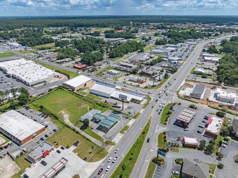 More Photos Of 805 7th St W, Tifton Service Station For Sale