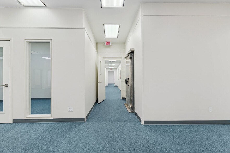 More Photos Of 414 N Air Depot Blvd, Midwest City Office For Lease