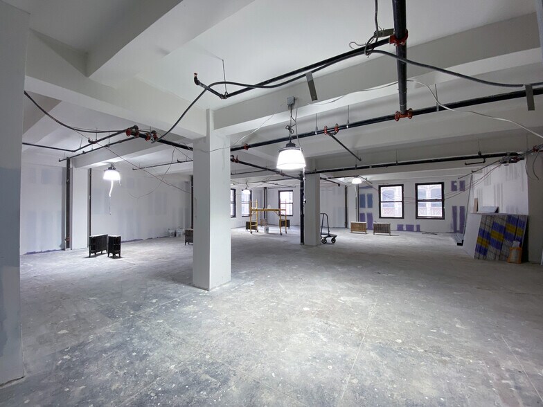More Photos Of 225 Broadway, New York Office For Lease