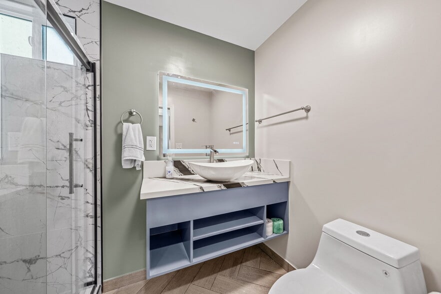 More Photos Of 2930 Main Ave, Durango Hotel For Sale