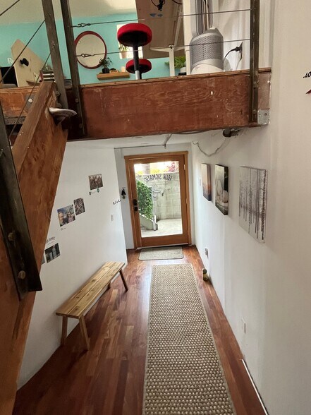 More Photos Of 1201-1291 Electric Ave, Venice Loft Creative Space For Lease