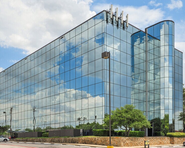 More Photos Of 4425 W Airport Fwy, Irving Coworking Space