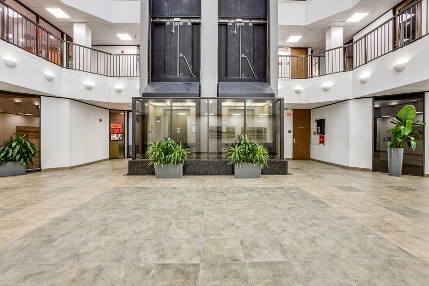 More Photos Of 2626 S Loop Fwy W, Houston Office For Lease