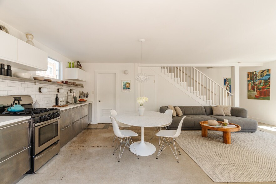 More Photos Of 40 18th Ave, Venice Apartments For Sale
