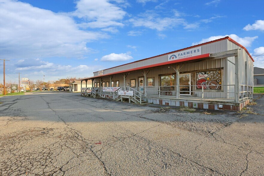 More Photos Of 317 W FM 120, Pottsboro General Retail For Sale